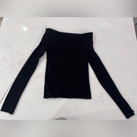 Active USA Ribbed Black Knit Top - Picture 3 of 3